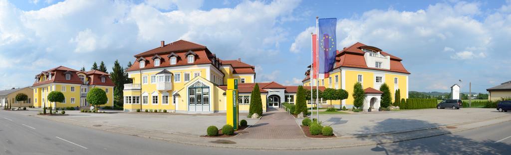 Gasthof Hotel Jaegerwirt Strasswalchen Exterior photo